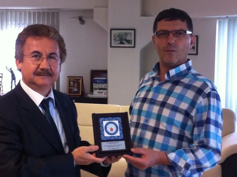 Fakülteden sponsorlara plaketli teşekkür
