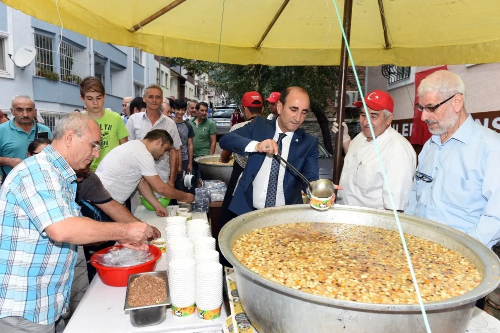 Edebali Aşure Dağıttı