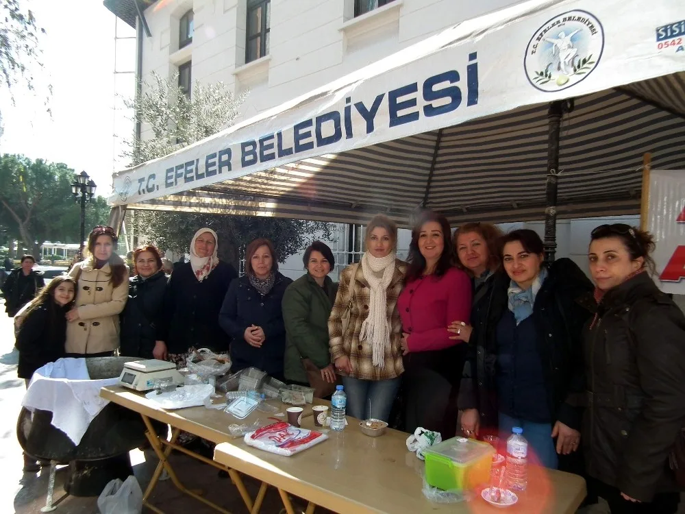 Efelerde Okul Yararına Keşkekli Kermes Düzenlendi