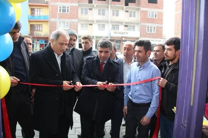 Efkan Ala Oltuda İşyeri Açılışına Katıldı