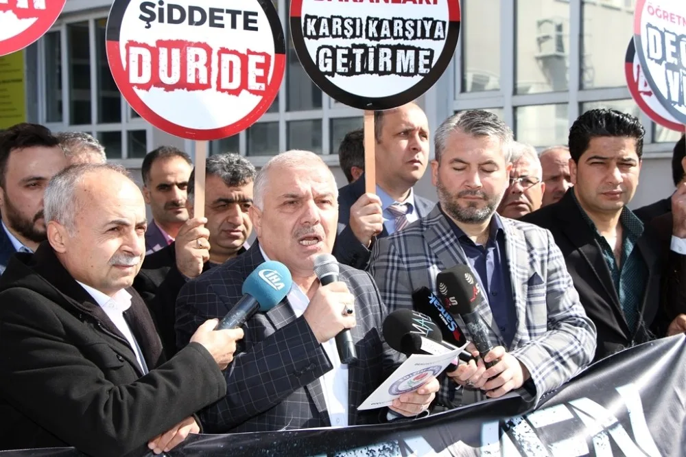 Eğitim-Bir-Senden Performans Taslağına Ve Şiddete Karşı İmza Kampanyası