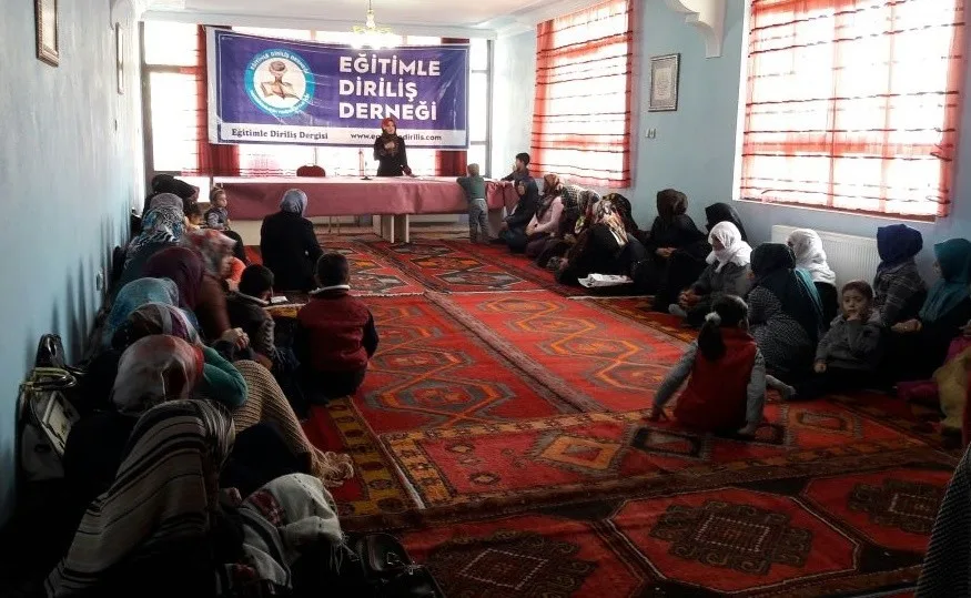 Eğitimle Diriliş Derneğinde “Hz. Hatice” Konulu Program Düzenlendi