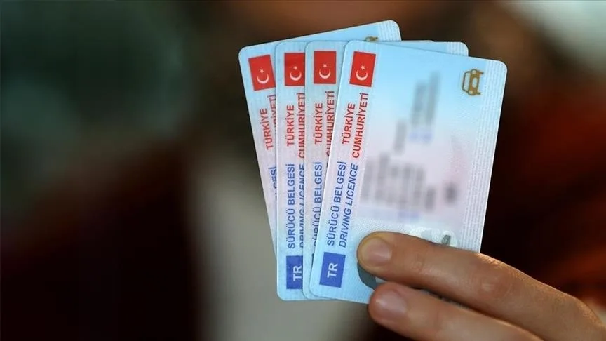 Eski tip ehliyetler geçersiz sayılacak