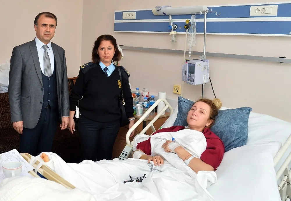 Emniyetten Yaralı Öğretmenlere Ziyaret
