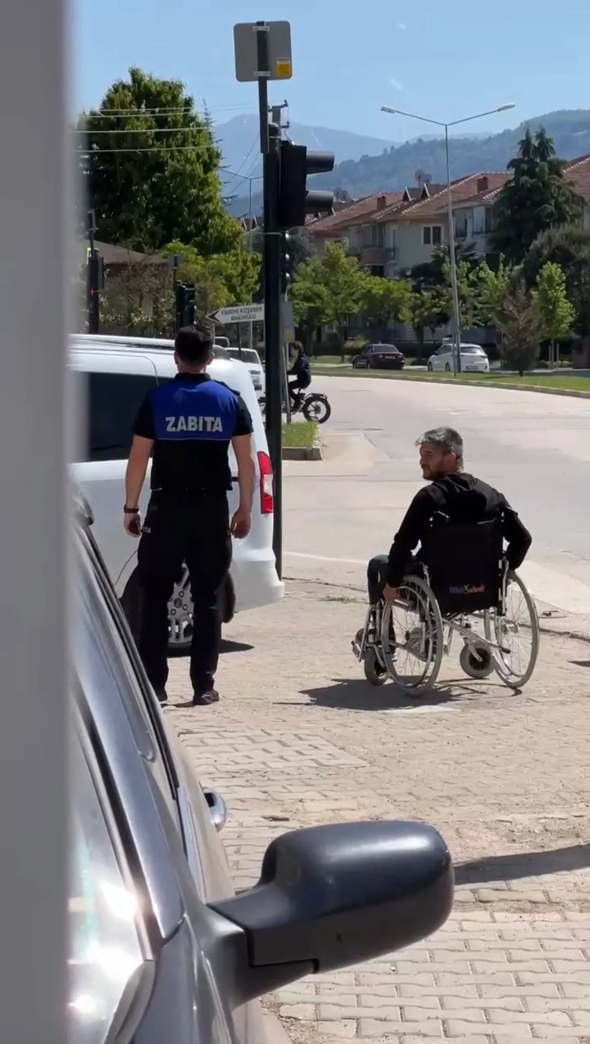 Engelli bireylerin yaşadığı zorluklar görüntüler ile gündeme getirildi
