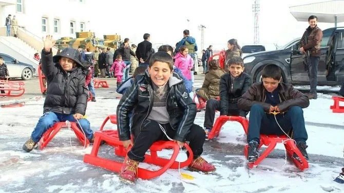 Ercişli Çocuklara Pendikten 500 Kızak