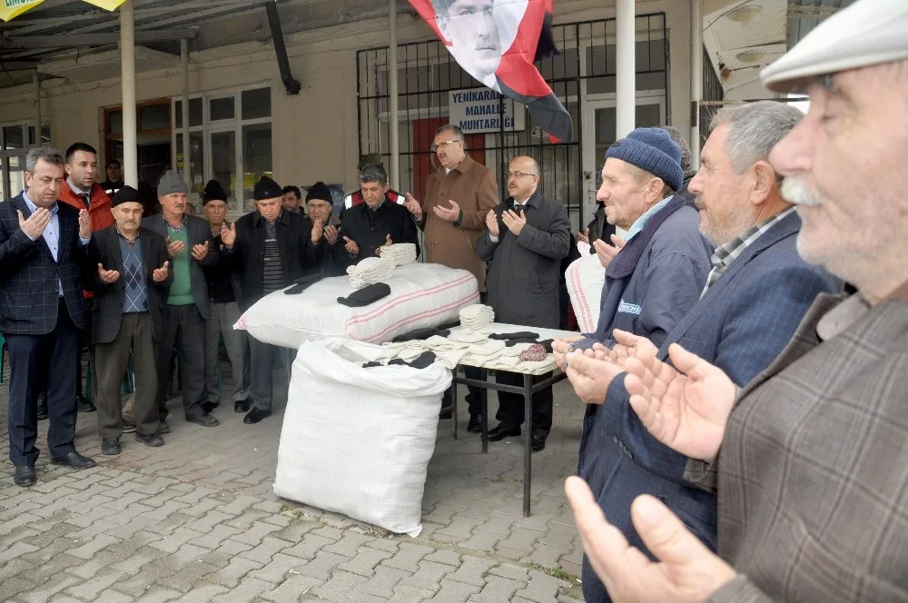 Erkeklerin Çorap Örmesiyle Meşhur Olan Köy De Afrin İçin Seferber Oldu