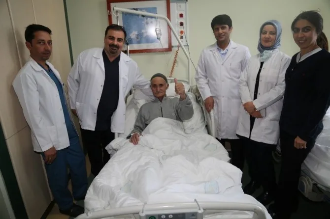 Erzurum Bölge Eğitim Ve Araştırma Hastanesi Genel Cerrahi Kliniği Cerrahi Onkologla Kanseri Vuruyor