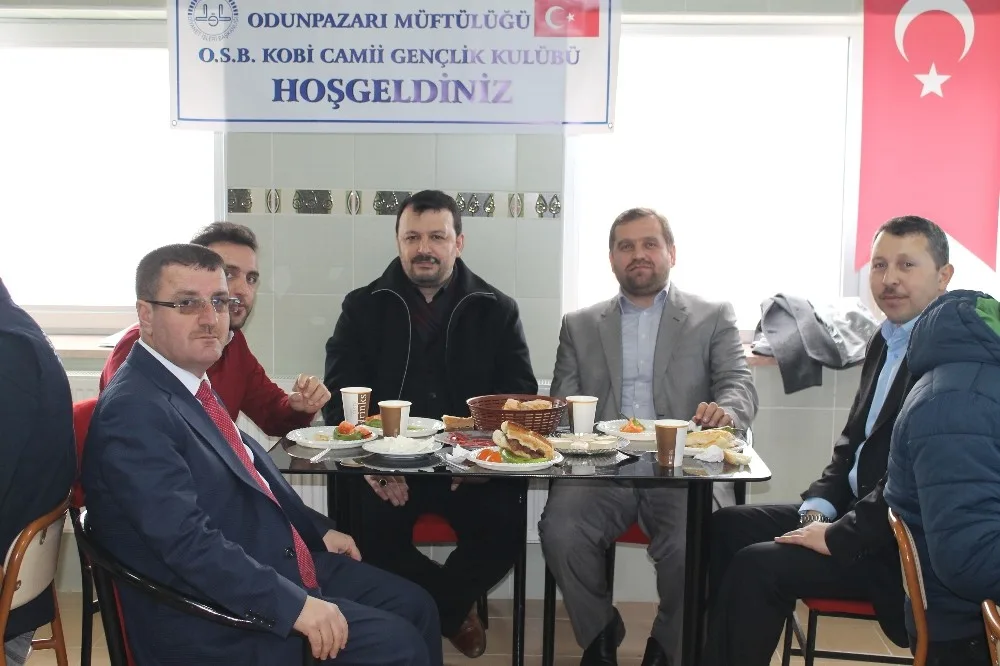 Eskişehirde Cami Bünyesinde İlk Gençlik Kulübü Kuruldu