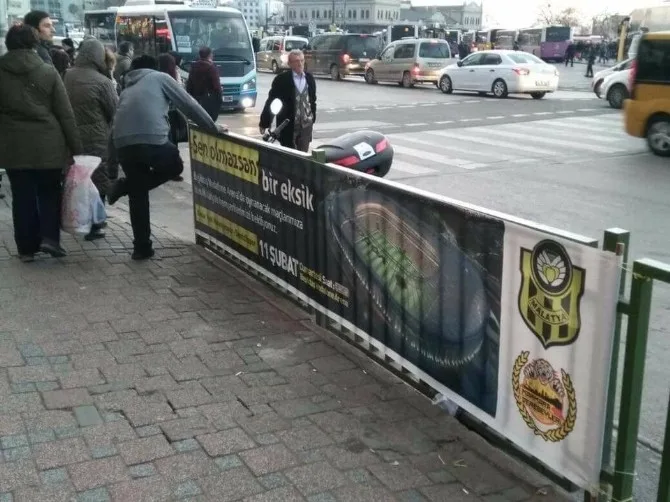 Evkur Yeni Malatyasporun Maça Davet Afişleri İstanbul Sokaklarına Asılmaya Başlandı