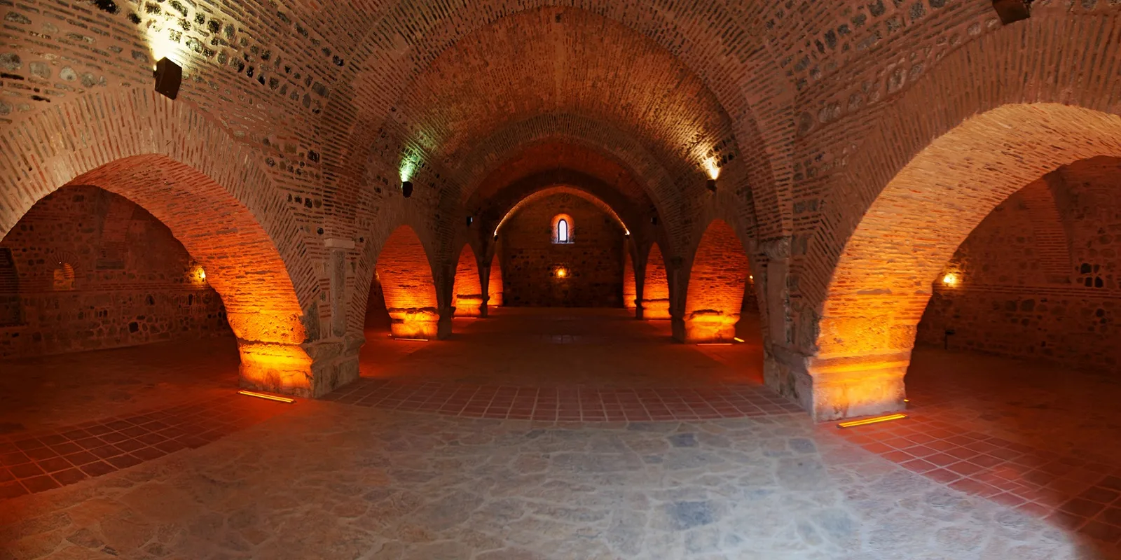 Ortaköy Kervansarayı restoran oluyor