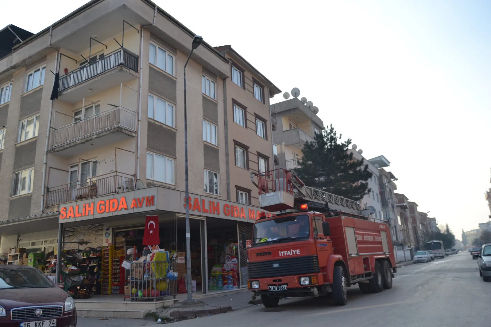 Kıvılcım görüp İtfaiyeyi Aradılar