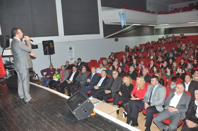 Protokolden sanat dolu gece