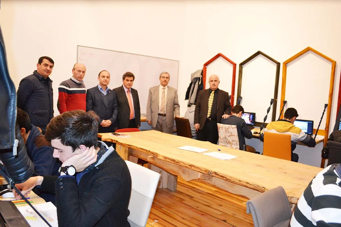 Öğrenciler ofis ortamına geçiş yaptı