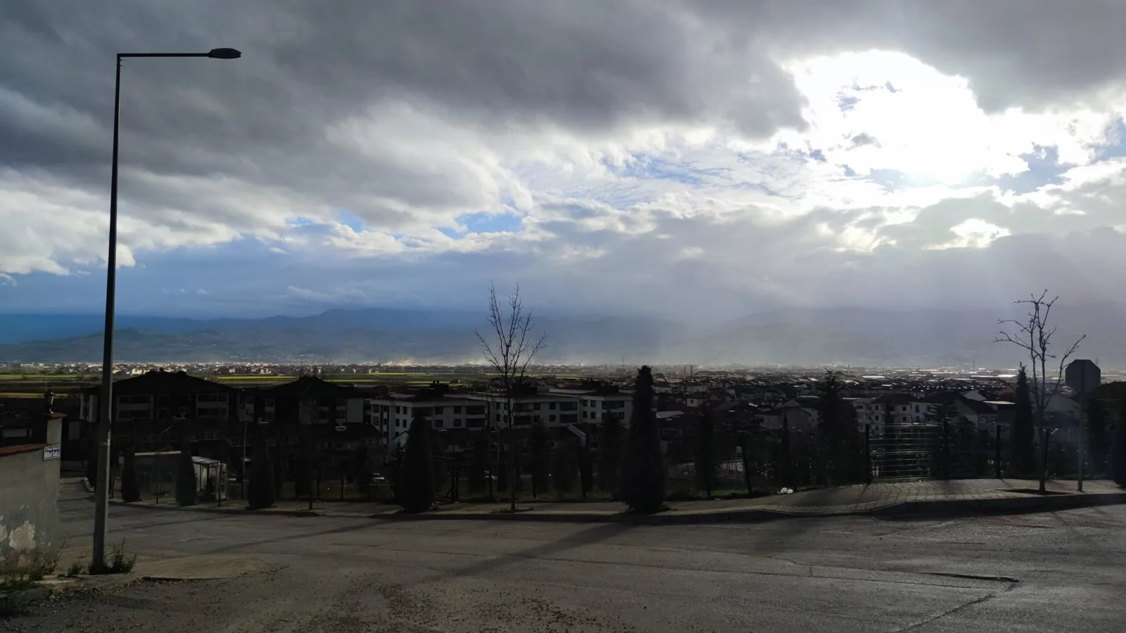 İnegöl'de güneş, lodos ve temiz hava: bir anlık güzellik