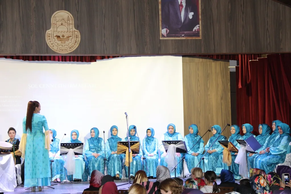 Kadınlar Korosu aşkı ilahilerle anlattı