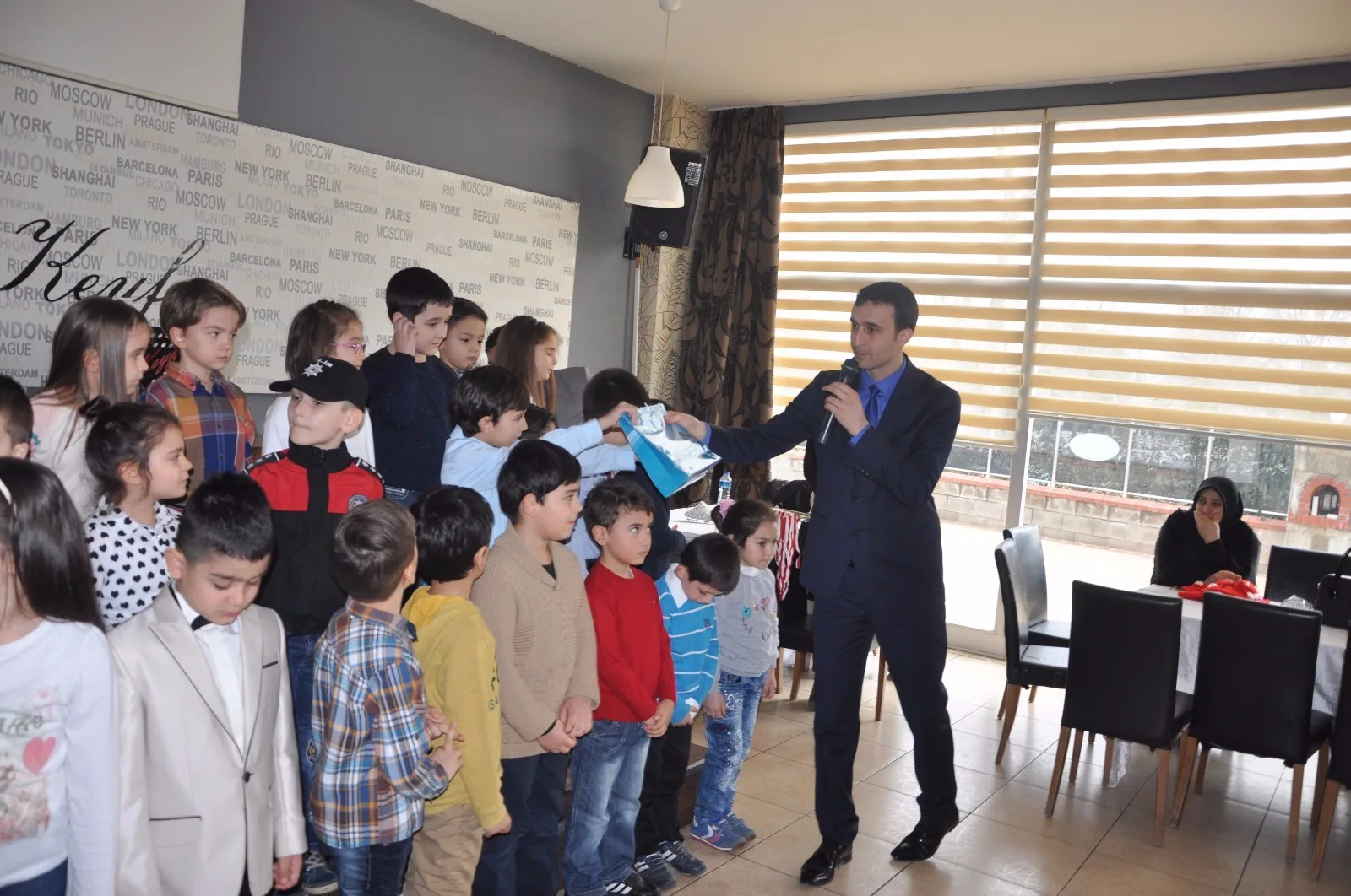 Miniklerin okuma bayramı coşkusu