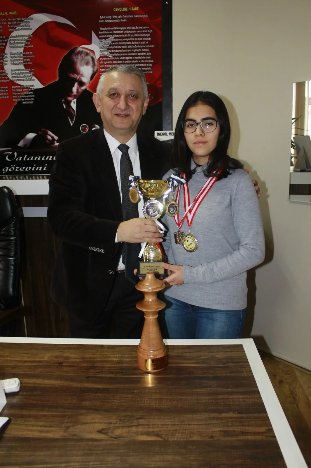 Fen lisesi öğrencisi ödüle doymuyor