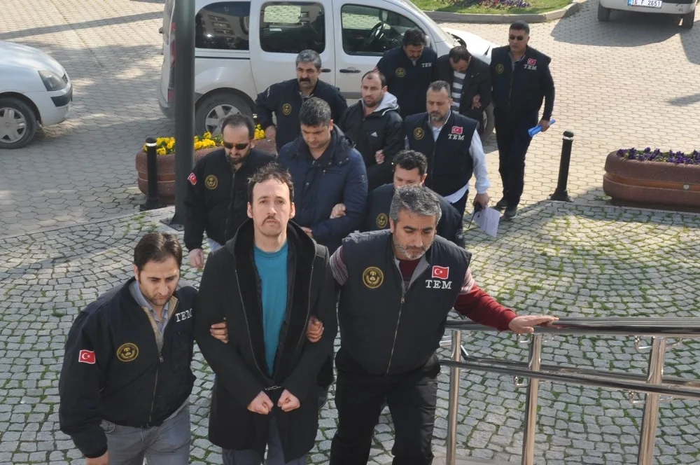 Fetö Soruşturmasında 3 Öğretmen Tutuklandı