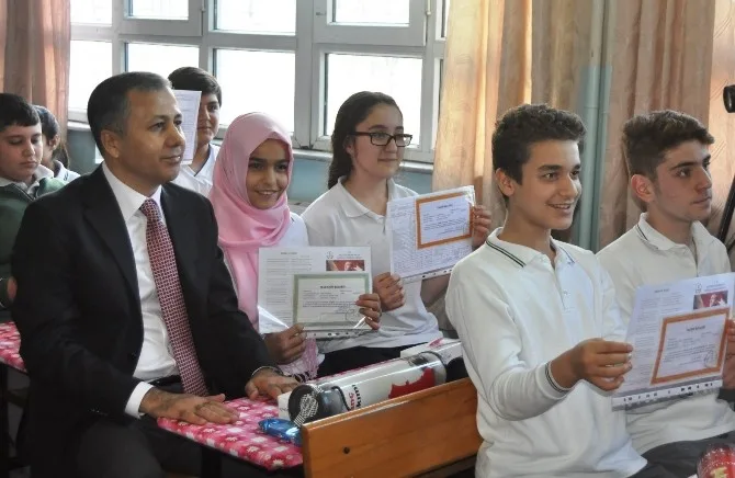 Gaziantepte 572 Bin Öğrenci Karne Aldı