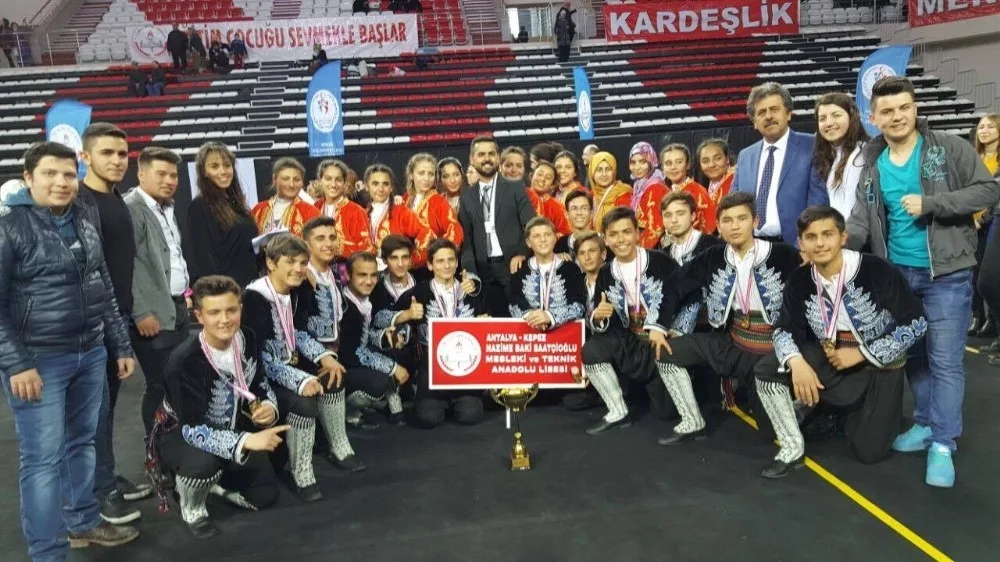 Genç Efeler Kupayı Şehitlere Armağan Etti