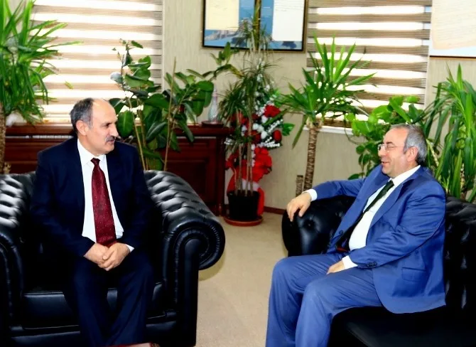 Genel Sekreter Yaşardan Rektör Battala Ziyaret