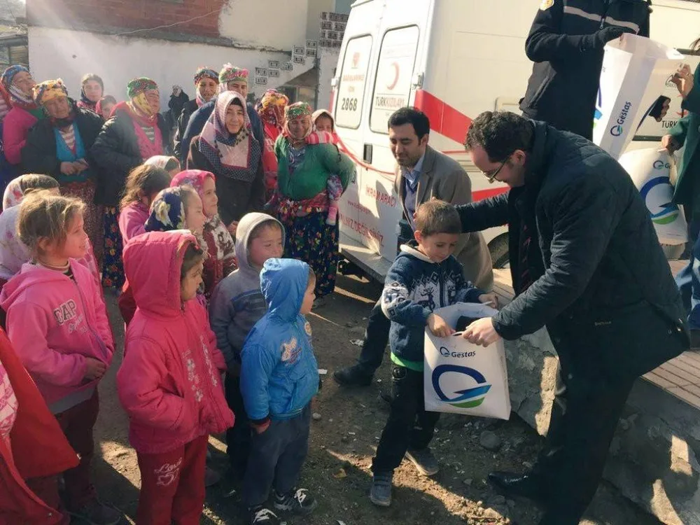 Gestaştan Depremzedelere Giyim Yardımı