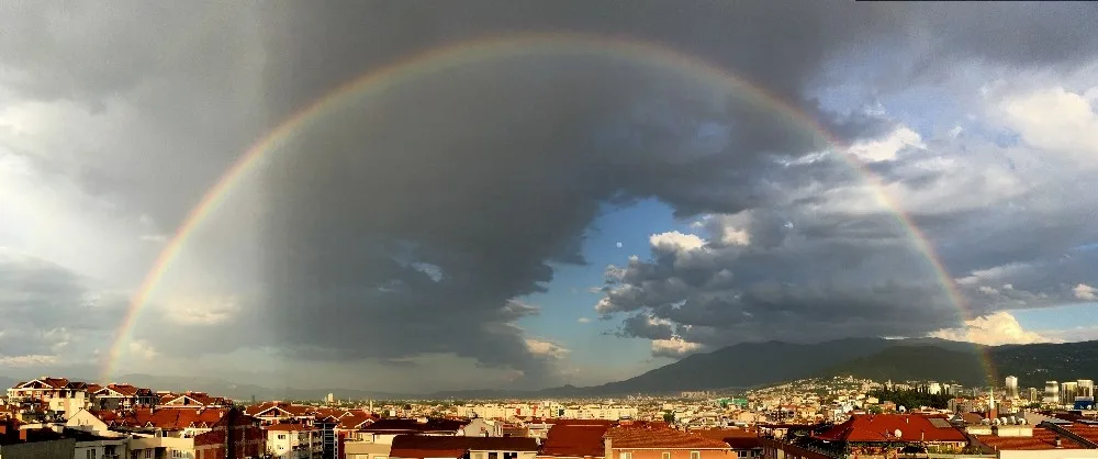 Gökkuşağı Büyüledi