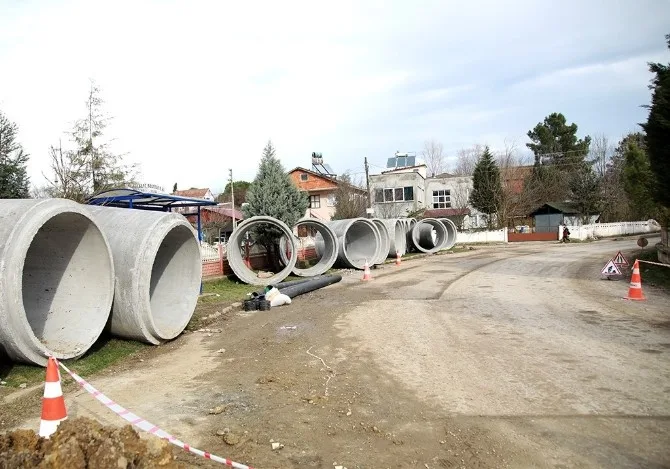 Gölkente Dev Yağmursuyu Hattı Montajı Sürüyor