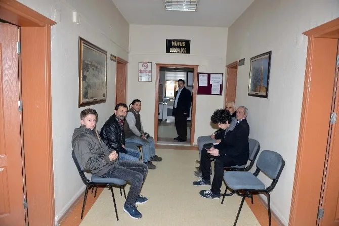 Gördeste Yeni Kimlik Kartlarına Yoğun İlgi