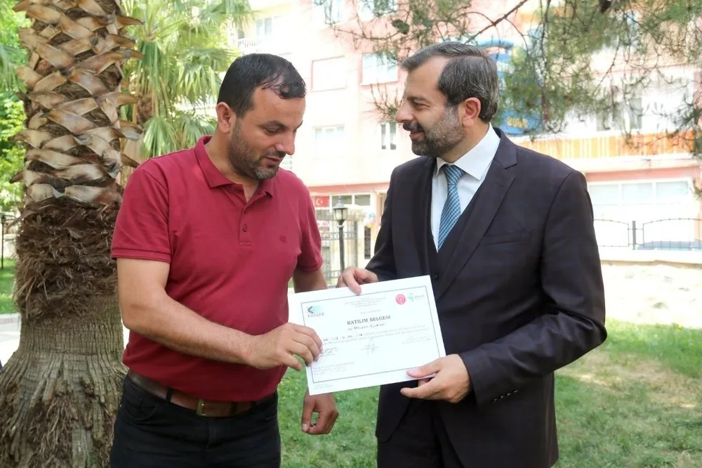 Gürsuda Girişimcilik Kurslarını Tamamlayan Kursiyerlere Sertifika Verildi