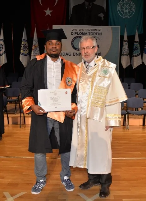 Güz Dönemi Mezunlarının Diploma Sevinci