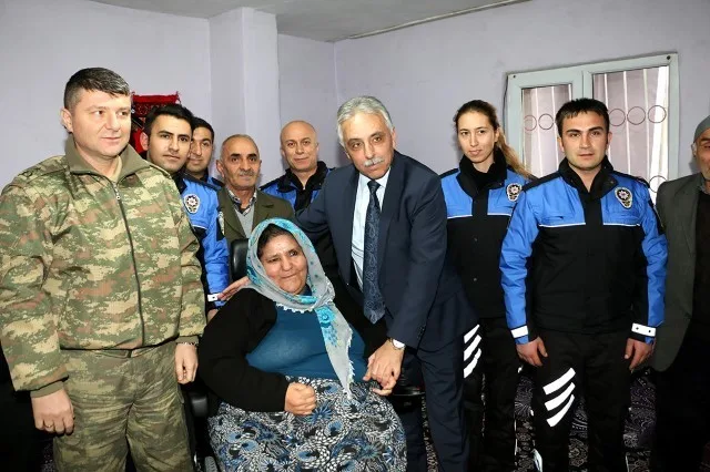 Hakkari Emniyet Müdürlüğünden Örnek Davranış