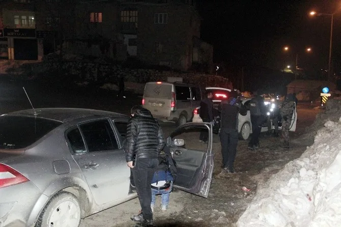 Hakkaride 700 Polisle ‘Huzur 3 Operasyonu