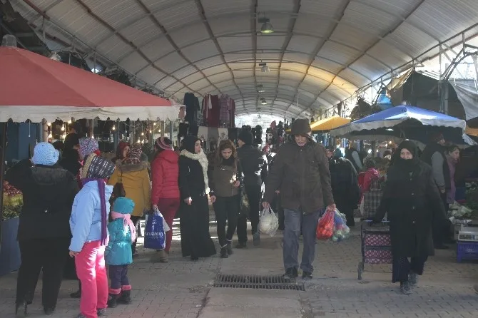 Halk Pazarına Hareketlilik Geldi