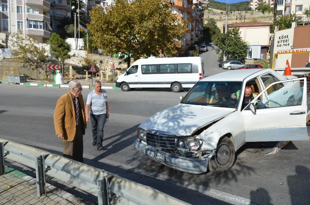 Harun Kolçakın Babası Eşref Kolçak Kaza Yaptı