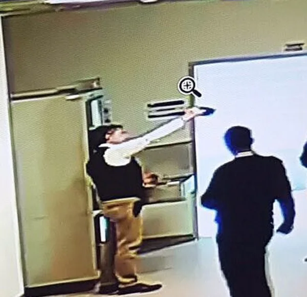 Hastanede Cesetle Selfie Soruşturmasına Konu Fotoğraflar Ortaya Çıktı
