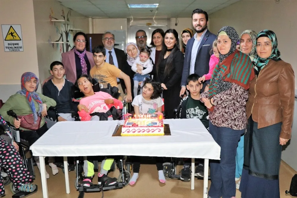Hayat Tıp Merkezi Çocukları Unutmadı