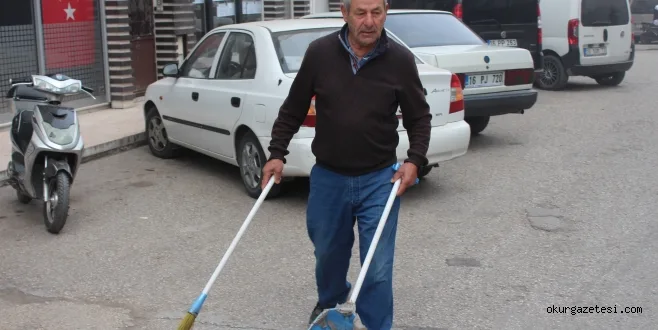 Her gün İnegöl sokaklarını temizliyor
