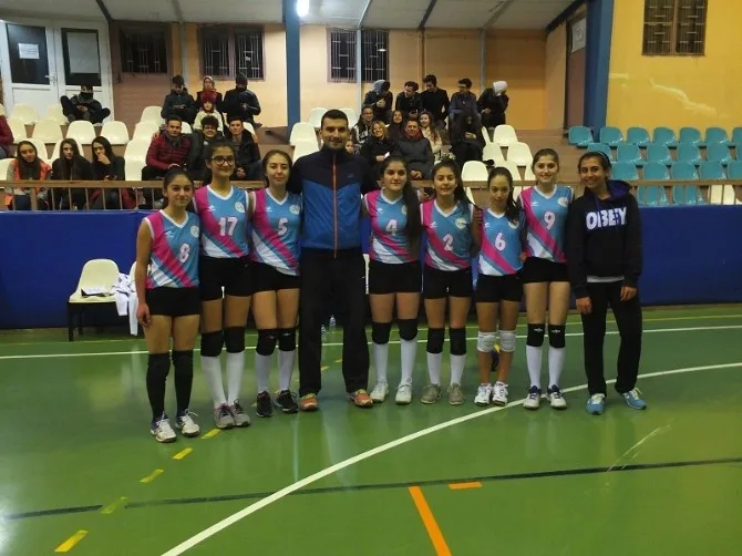 İdmanyurdu Spor Voleybol Yıldız Kızlar Takımı Galibiyetle Başladı
