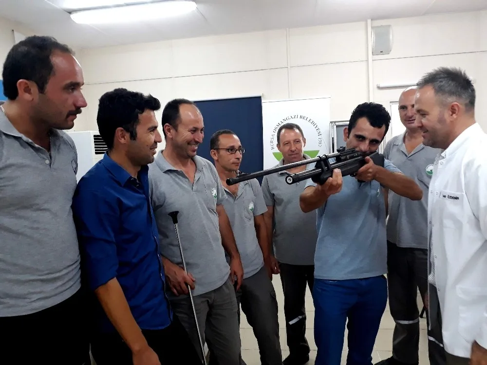 İğneyle Ve Halatla Kaçan Boğaları Yakalayacaklar
