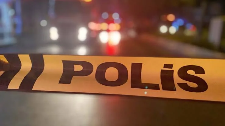 2 Kişinin silahlı kavgasında seken kurşun, kavgayla bağlantısı olmayan müşteriyi yaraladı