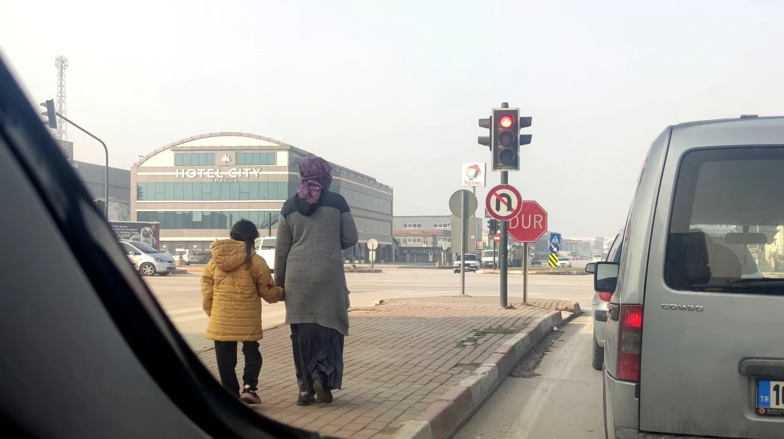 İnegöl'de çocuklar, dilencilerin 'duygu sömürüsü' aracı oluyor