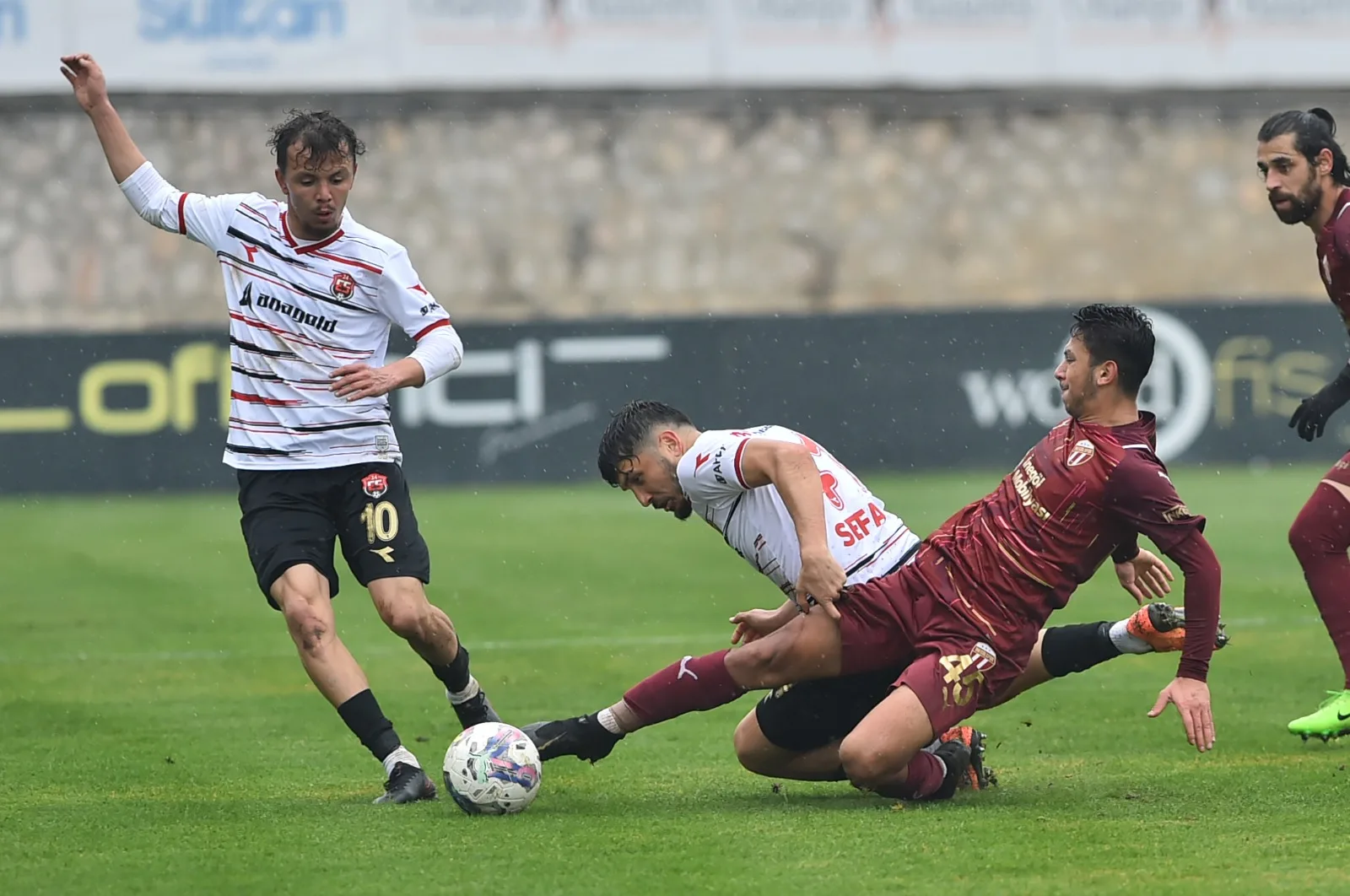 İnegölspor'da kan kaybı sürüyor