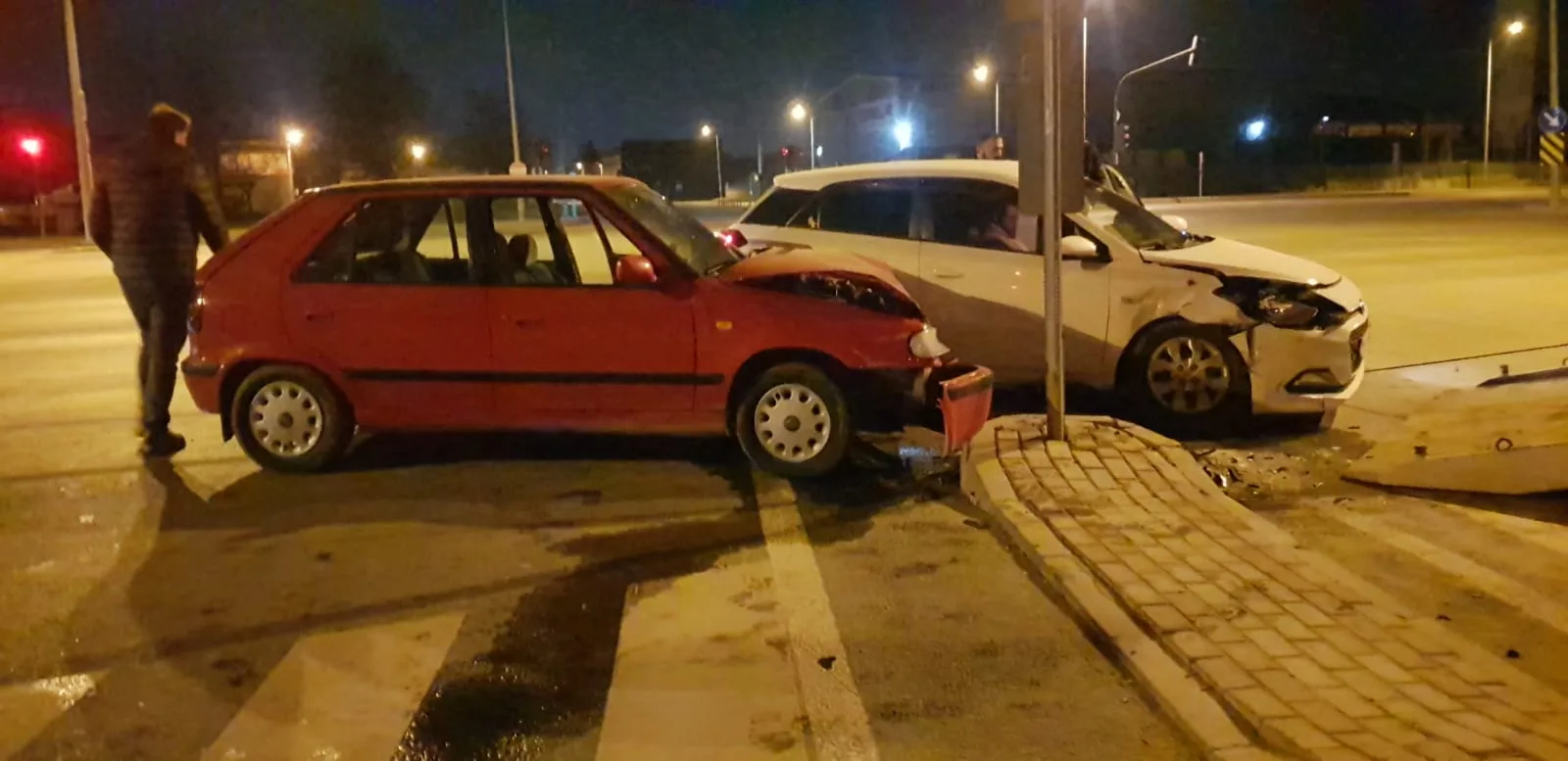 İnegöl'de feci kaza: 5 yaralı