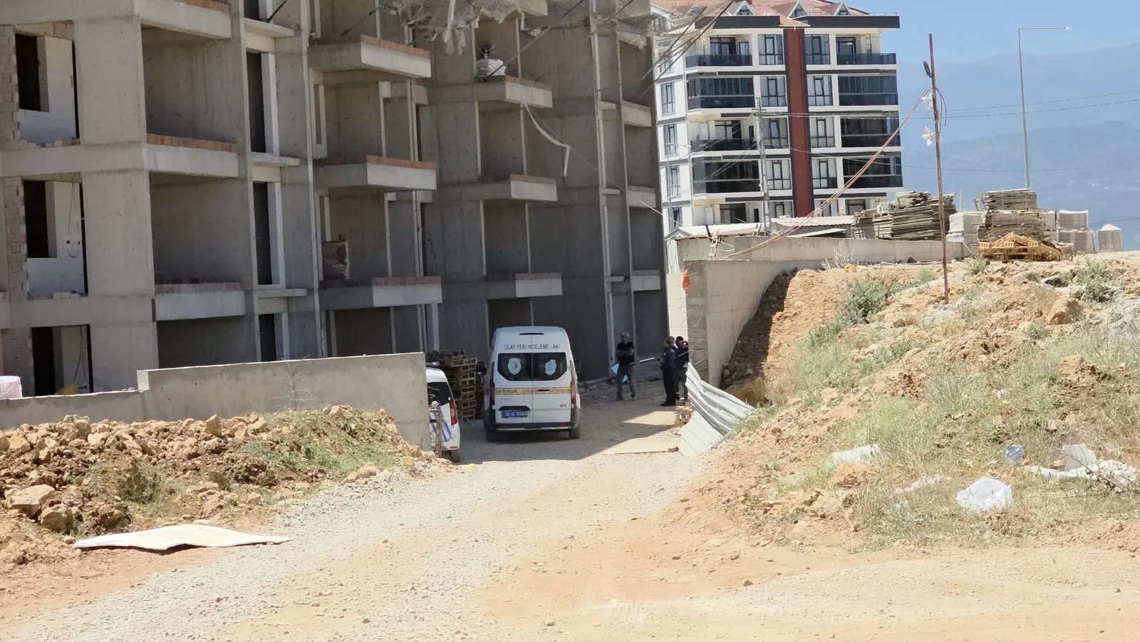İnegöl'de korkutan olay... Metrelerce yükseklikten düştü
