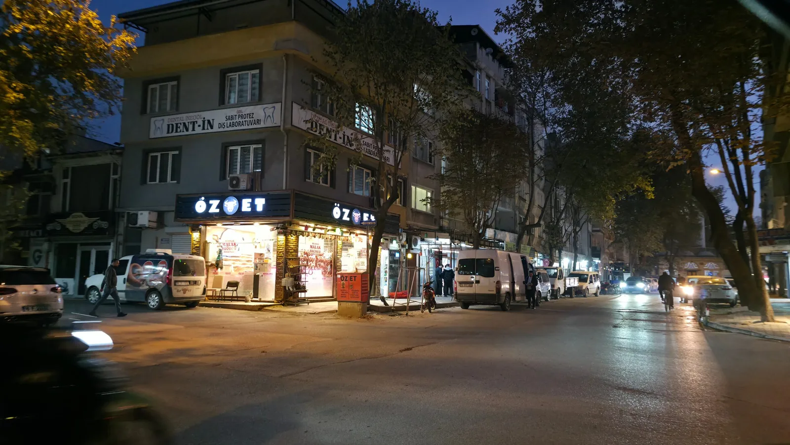 Evimde ölü bulundu