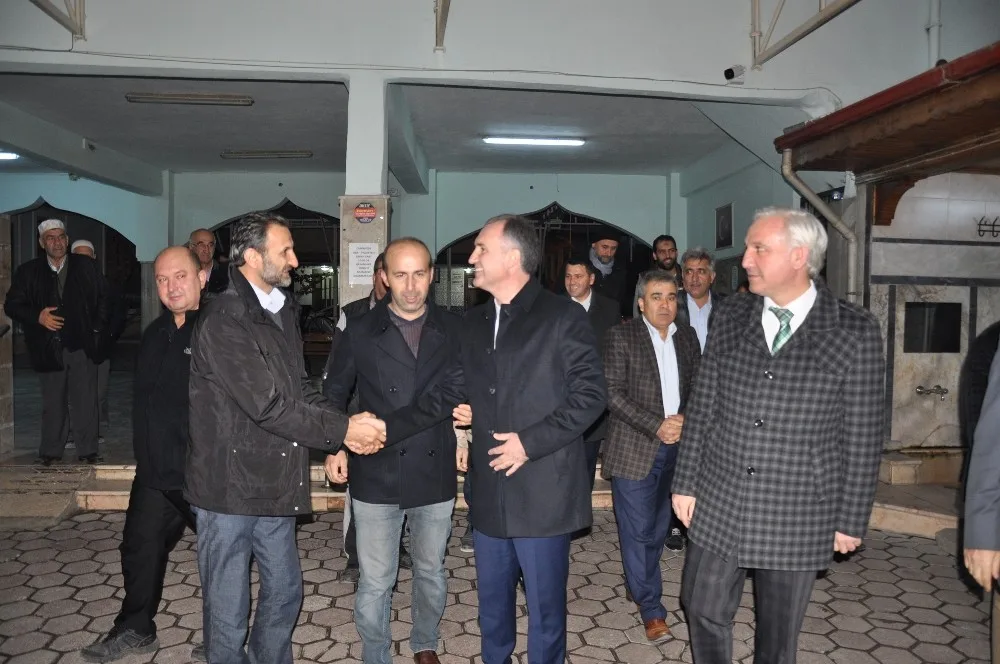 İnegölün Yeni Başkanı İshakpaşa Türbesinde Dua Ederek Göreve Başladı