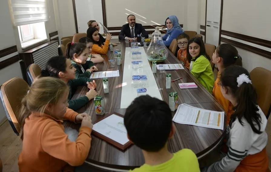 Işıklar Aydınlık İçin Kapanacak