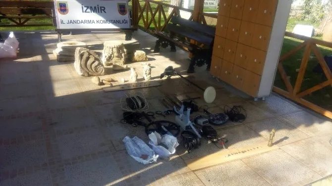 İzmirde Tarihi Eser Kaçakçılarına Operasyon